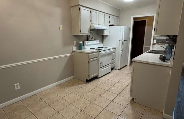 Perfect condo living with great amenities Gallery 4