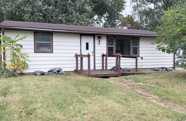 Newly renovated 3 bedroom house - 915 Greenwich Road, Lafayette, IN 47905