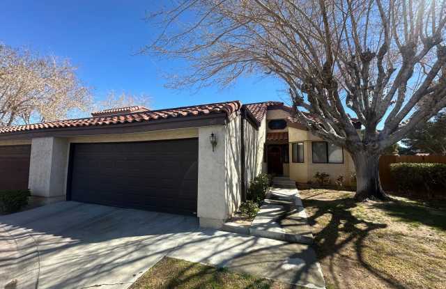 Elegant 4-Bedroom, 3-Bath Home in Prime Cul-de-Sac Location photos photos