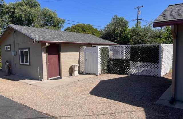 Cozy Cottage in the Heart of Downtown Solvang Gallery 1