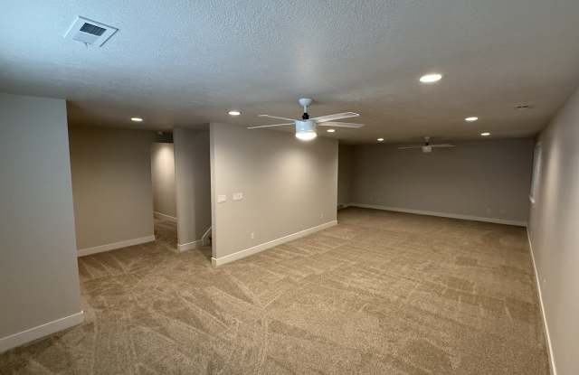 234 N, Glenwood Way Gallery 4