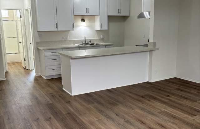 34041 Street Of The Violet Lantern photos photos