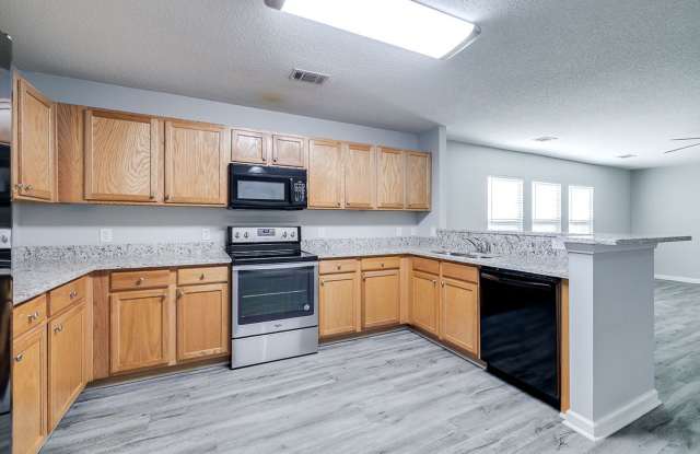 Spacious & Beautifully Maintained 5BR/3BA Home in Pooler, GA! Gallery 3