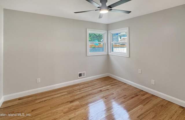 71 Reading Avenue Gallery 4
