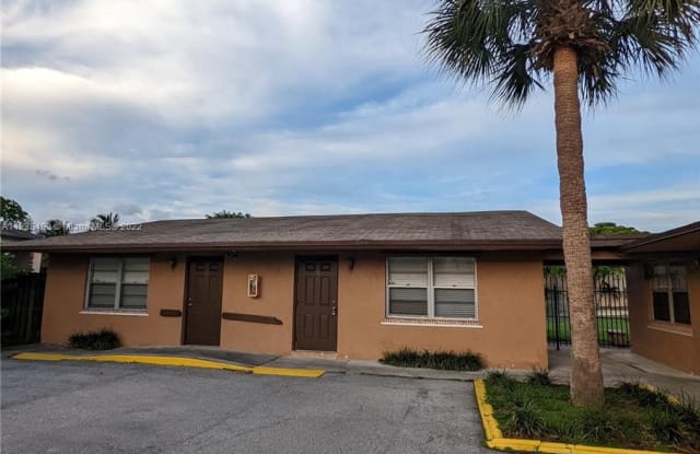 4050 SW 61st Ave - 4050 Southwest 61st Avenue, Davie, FL 33314
