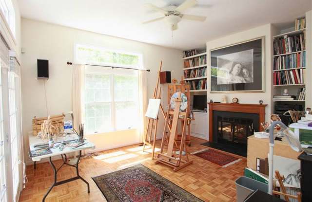 Peaceful 3 Bedroom Duplex Townhouse Gallery 4