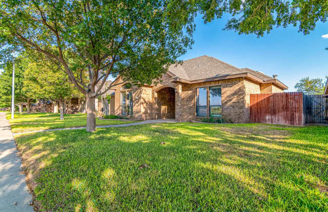 4913 Woodhollow Gallery 1