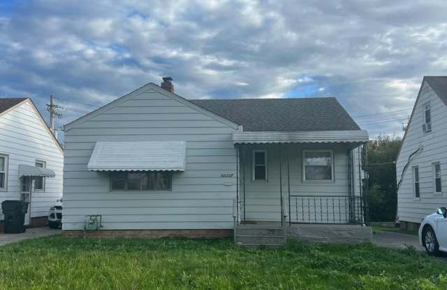 Charming 2-Bedroom Single-Family Home in Garfield Heights! Gallery 1