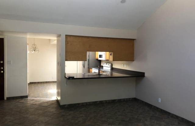 9144 E WINCHCOMB Drive Gallery 4