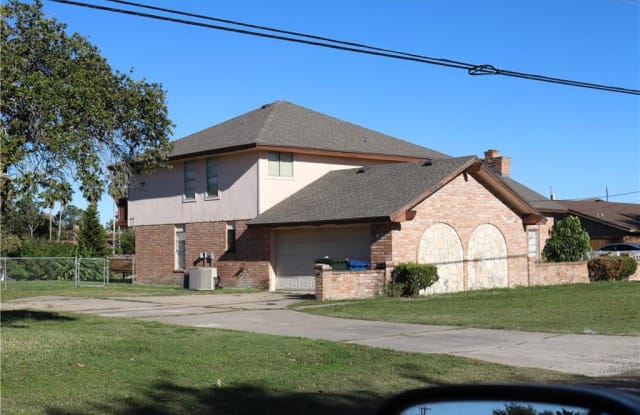 318 Mediterranean Dr - 318 Mediterranean Dr, Corpus Christi, TX 78418