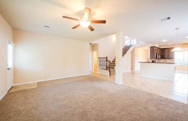 1235 S Maple Drive Gallery 4