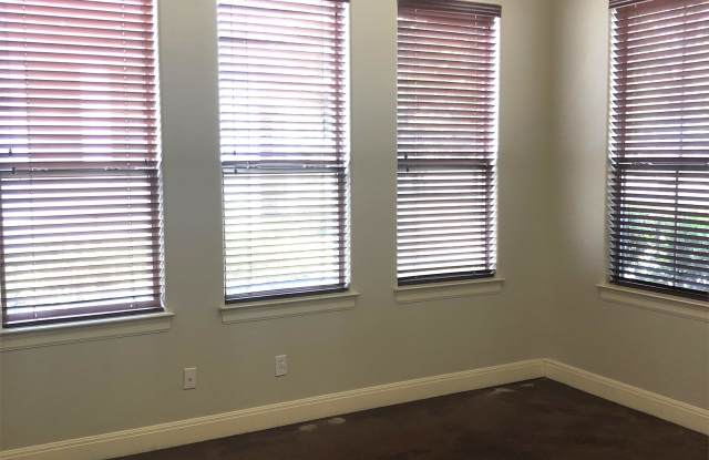 5315 Duval Street - A Gallery 4