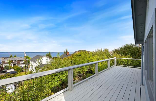 Charming 2-Bedroom Home with Stunning Water Views near Historic Downtown Fairhaven - 1032 14th Street, Bellingham, WA 98225