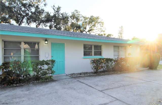 6377 GATEWAY AVENUE - 6377 Gateway Avenue, Gulf Gate Estates, FL 34231