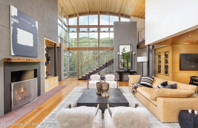 700 Nell Erickson Road Gallery 4