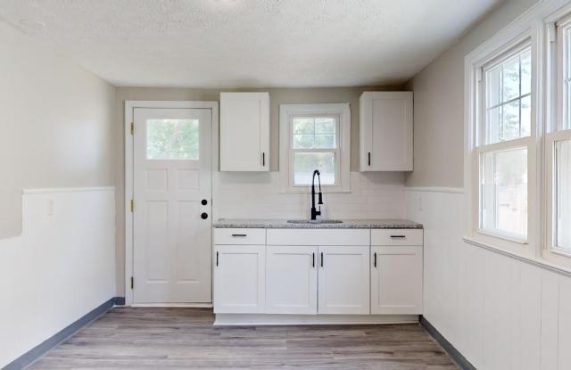 Bellaire - Puritas Area - 3 Bedrooms - 1 Bath - Single Family Home Gallery 1