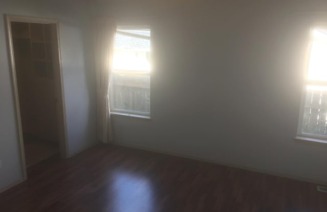 2509 56th Avenue Northeast Gallery 3