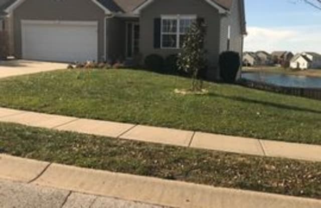 8820 N College Avenue - 8820 North College Avenue, Kansas City, MO 64156