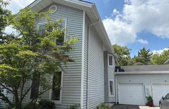 423 Elton Ct East photos photos