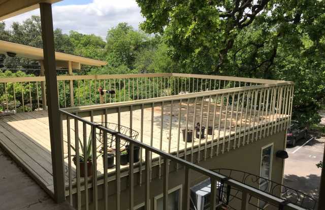 PRE-LEASE - HUGE HYDE PARK 1 BEDROOM - REAL WOOD FLOORS - $1375 - AVAIL AUG 10 2026 photos photos PRE-LEASE - HUGE HYDE PARK 1 BEDROOM - REAL WOOD FLOORS - $1375 - AVAIL AUG 10 2026 photos photos