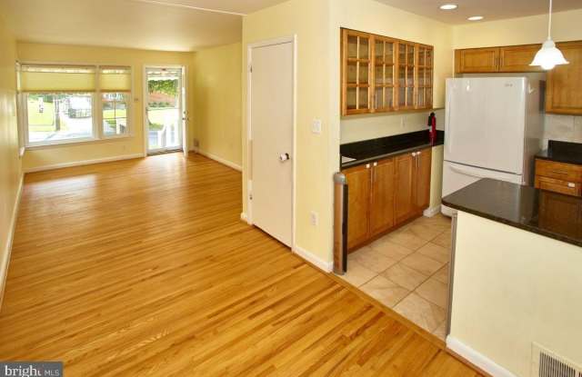 3513 ANDERSON ROAD Gallery 3