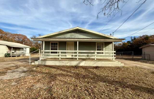 Coming Soon! Adorable 2 Bedroom 1 Bath Home in West Tyler! photos photos