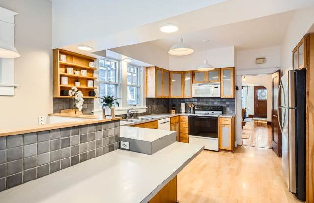 Fully Furnished 3BR Home Near Wash Park Gallery 3