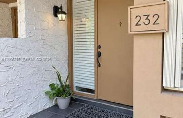 232 Wimbledon Lake Dr cu-232, Plantation, FL 33324 Gallery 4