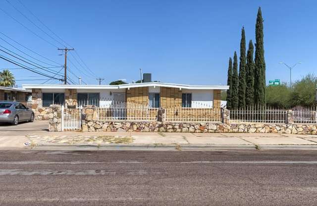 10000 JAMAICA Street photos photos