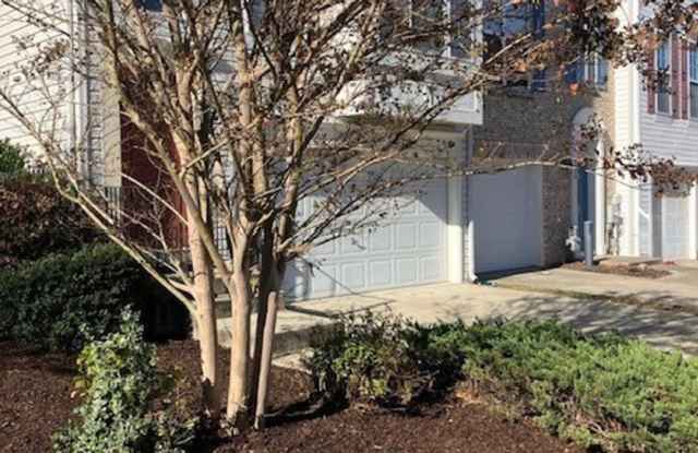 Beautiful end unit townhome with 3 finished levels Gallery 3