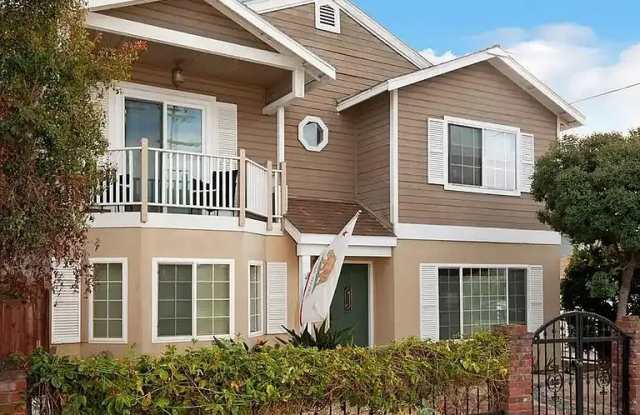 3175 Howard Ave photos photos