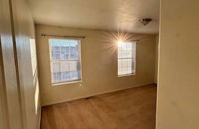 3 Bedroom 2 Bathroom Centrally Located Townhouse photos photos