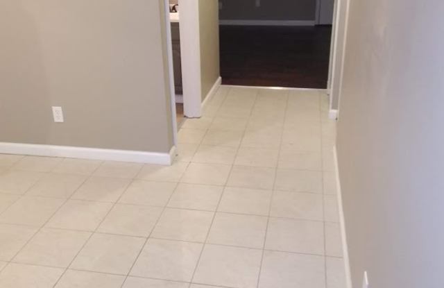 12 West Perry Gallery 3