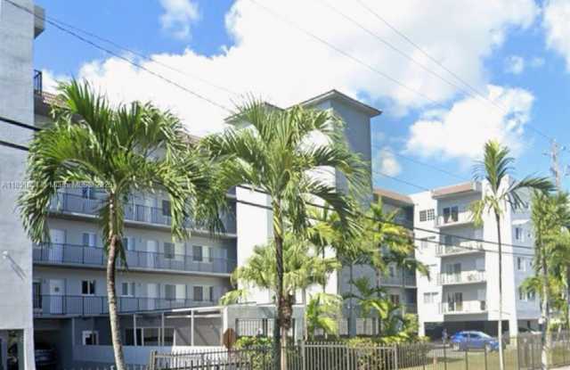 900 SW 84th Ave photos photos