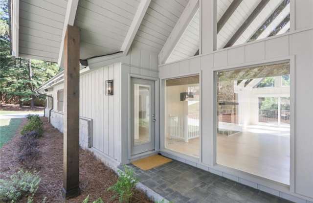 1540 Chevron Drive Gallery 4