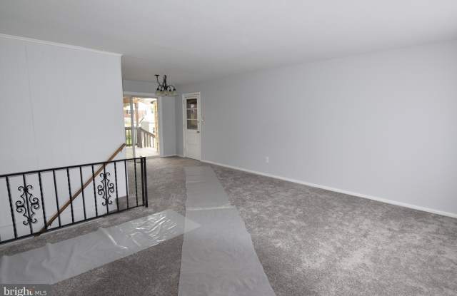 5007 EASTCHESTER CIRCLE Gallery 2