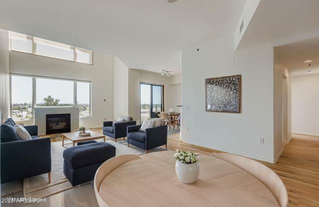 2302 N CENTRAL Avenue photos photos
