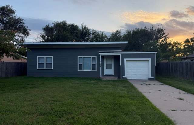 4509 S Handley - 2 Bedroom, 1 Bathroom with a 1-Car Garage Gallery 1
