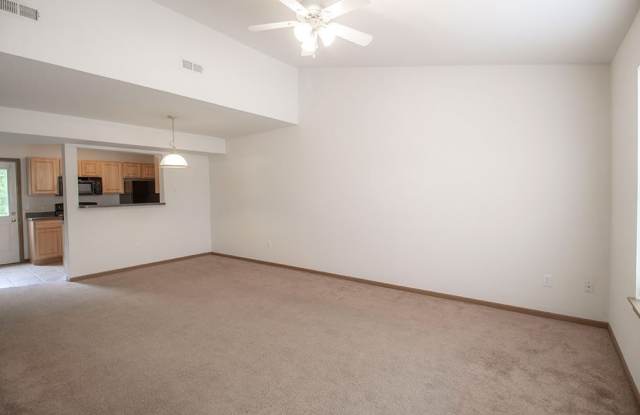 Large 4 bedroom Duplex Gallery 3