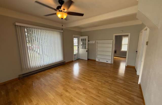 Charming 3-Bedroom Home with Fenced Yard in Camas! Gallery 4
