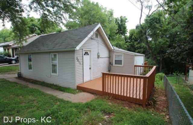 3817 N Elmwood Avenue - 3817 North Elmwood Avenue, Kansas City, MO 64117