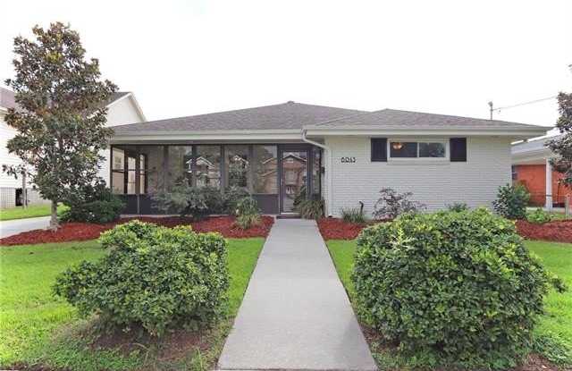 6043 BELLAIRE Drive Gallery 1