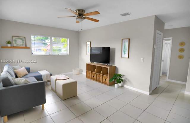 1225 NE 136th Ter photos photos