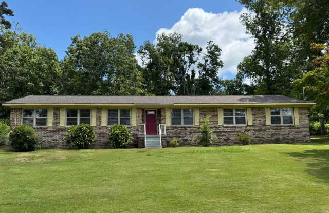 Adorable 3-Bed, 2-Bath Home on Noccalula Mountain! photos photos