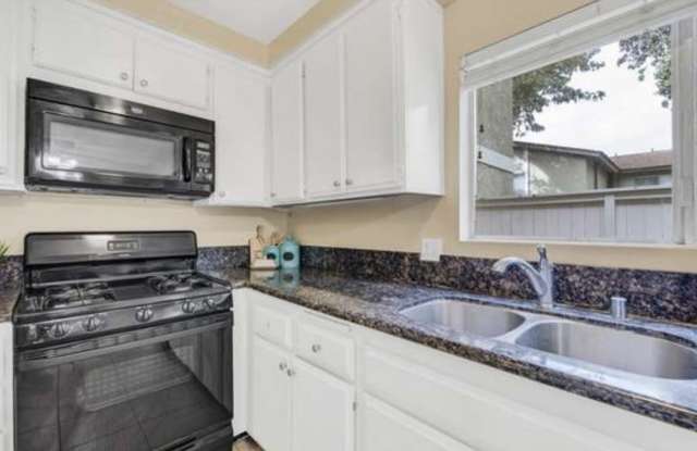 2151 E Aroma Dr Gallery 3