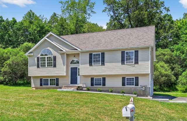 18 Fordham Lane - 18 Fordham Lane, Woodbury, NY 10930