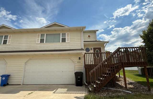 Large 3-Bedroom Condo for Rent! photos photos