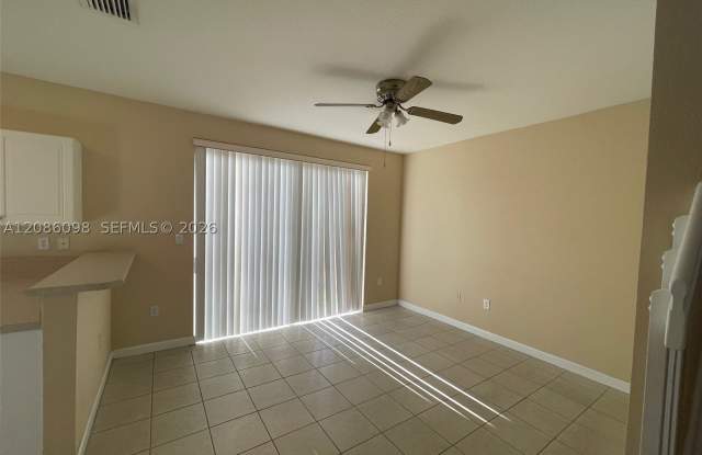 992 NE 41st Pl Gallery 4