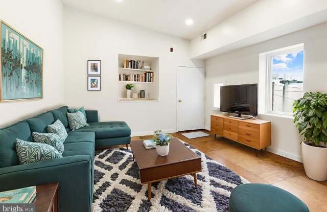 1301 N 6TH Street unit: 3 photos photos