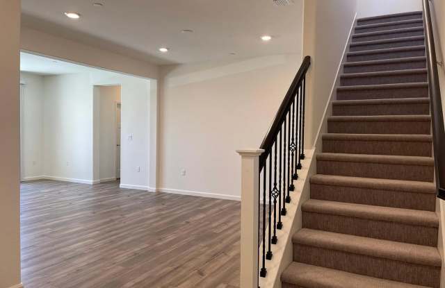 Beautiful 4 bed 3 bath located in Roseville! Gallery 4